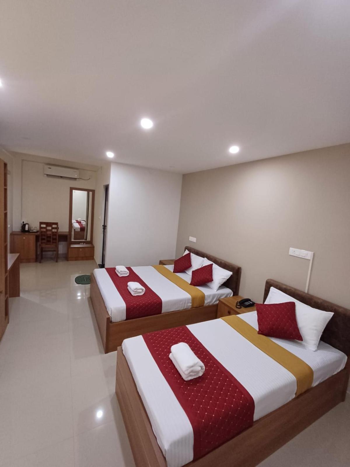 Lavender Arcade Apartment Kochi Bagian luar foto