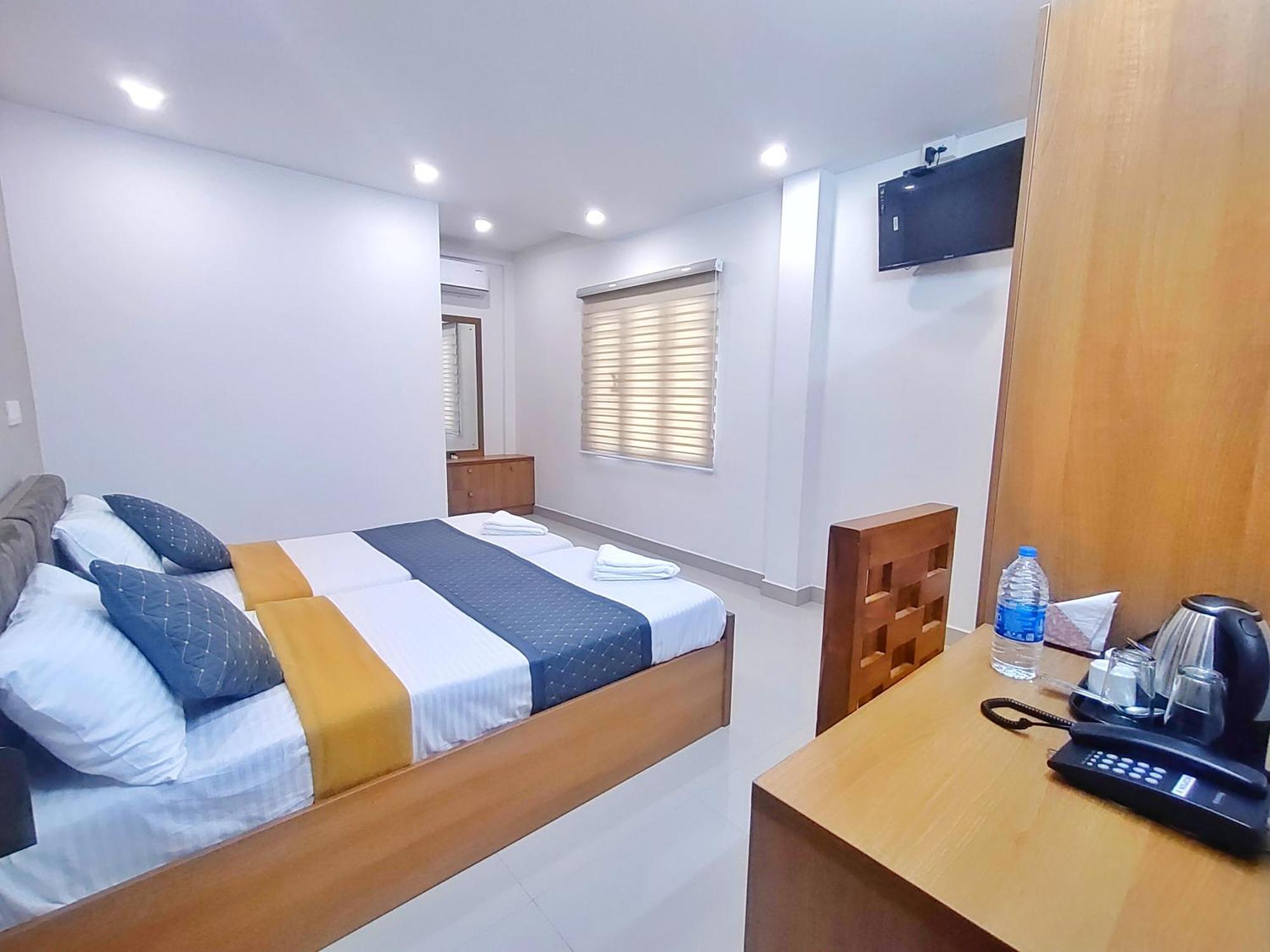 Lavender Arcade Apartment Kochi Bagian luar foto