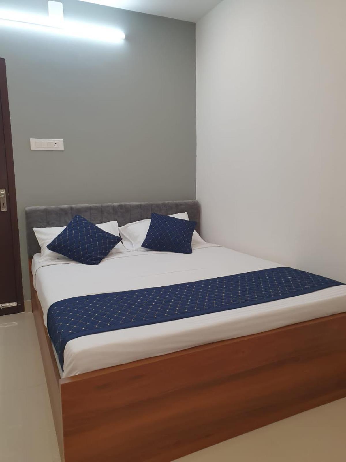Lavender Arcade Apartment Kochi Bagian luar foto