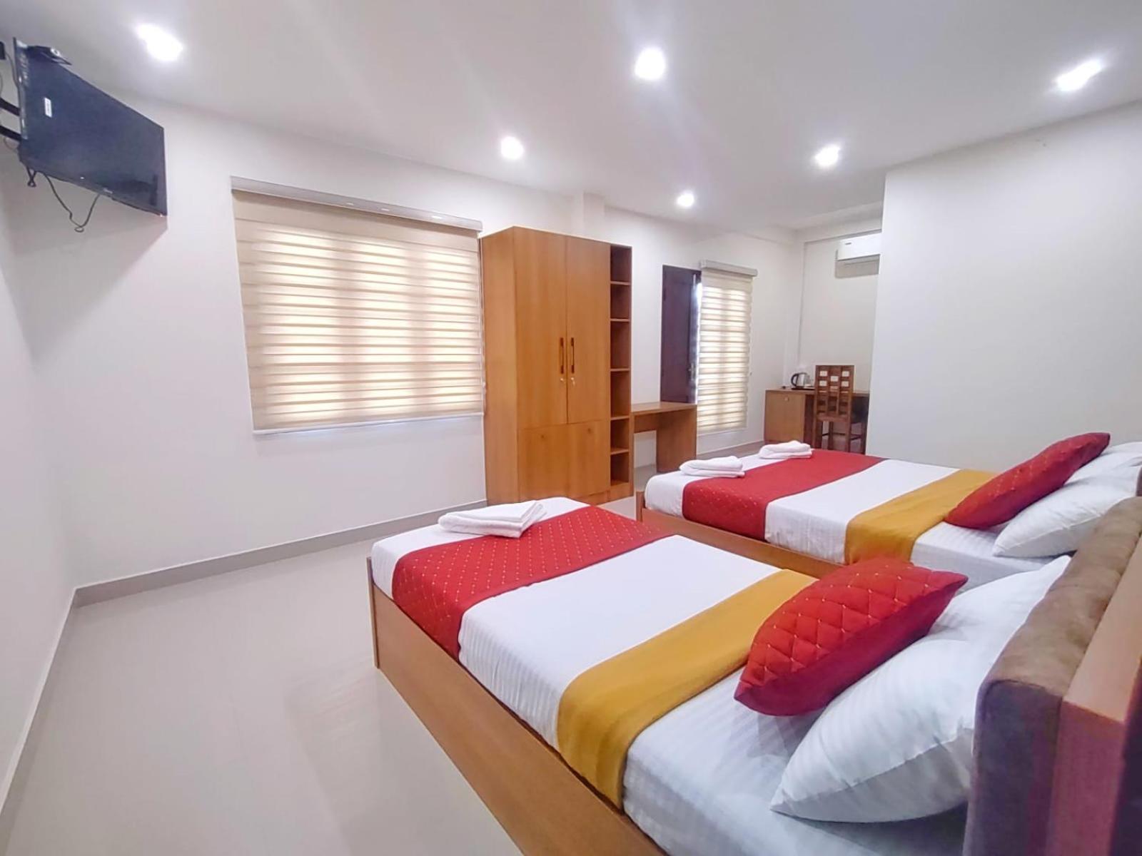 Lavender Arcade Apartment Kochi Bagian luar foto